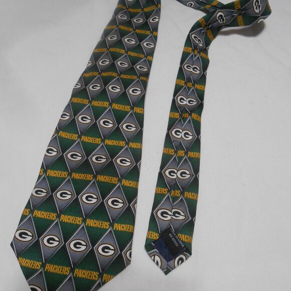 NFL Brand Greenbay Packers 100% silk Necktie Nice stocking stuffer ππ - Picture 5 of 8